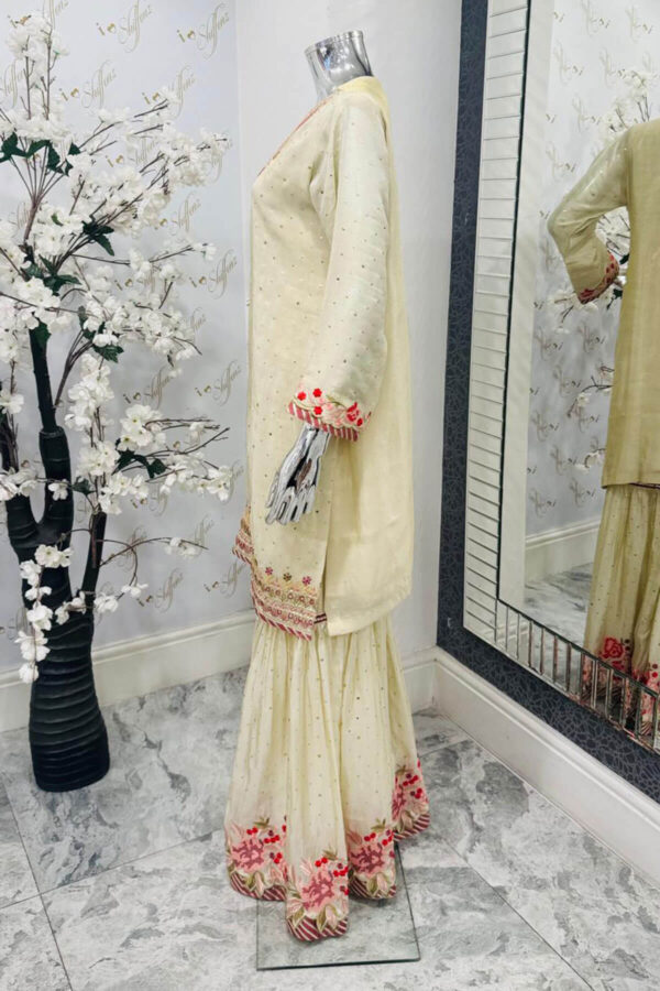 Sandali luxe 3 piece gharara suit - Image 3