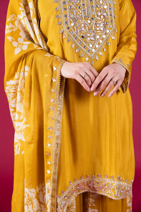 Ruhi premium luxe 3 piece silk embroidered collection - Image 7