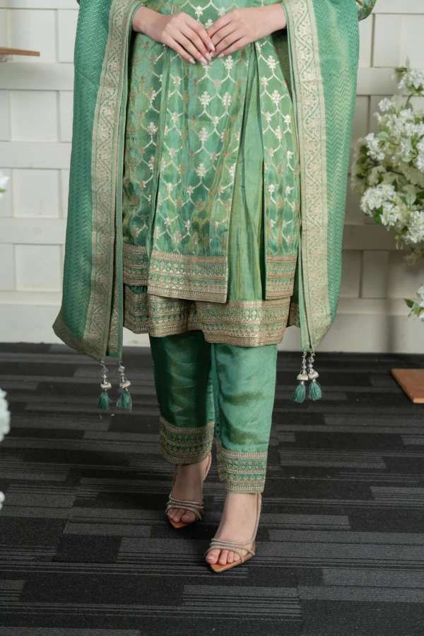 Deluxe 3 piece banarasi suit - Image 6