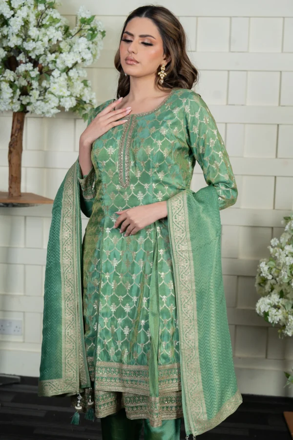 Deluxe 3 piece banarasi suit - Image 4