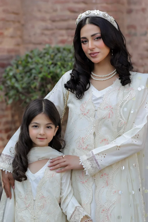 Bazar Kahani Eid 2025 3 piece luxury daughter's suit - Image 3