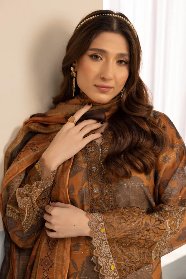 Kareena Eid 2025 3 piece luxury monar collection - Image 4