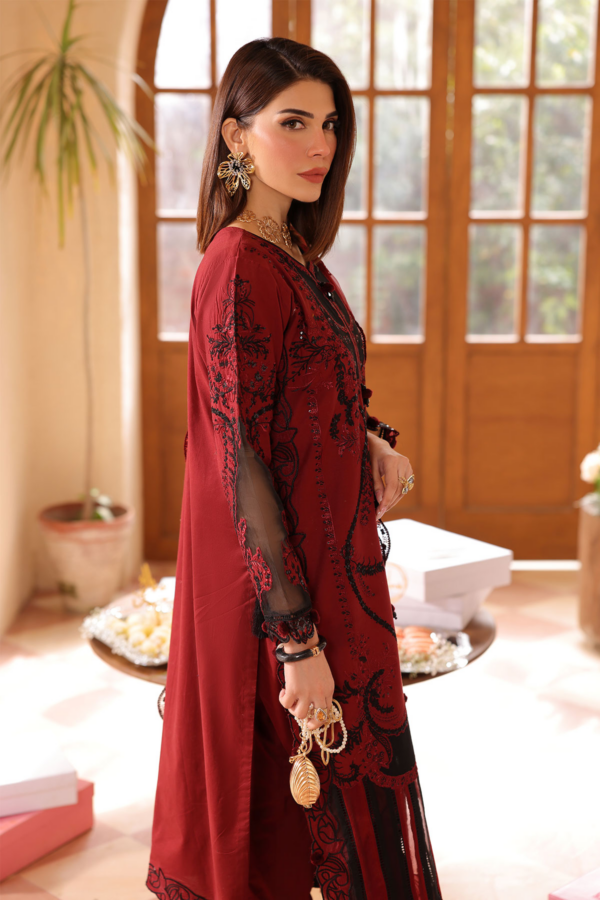 Lamhey Eid collection 3 piece embroidered lawn suit - Image 5