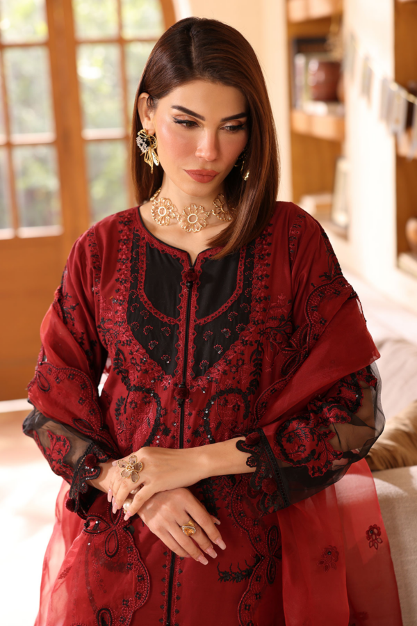 Lamhey Eid collection 3 piece embroidered lawn suit - Image 4