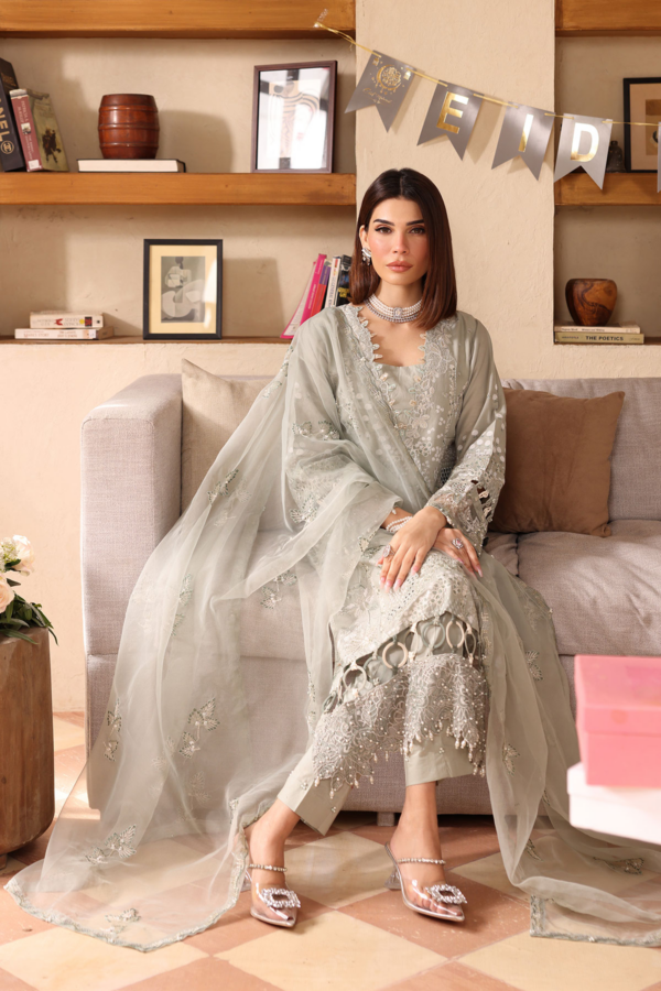 Lamhey Eid lawn collection 3 piece embroidered suit - Image 4